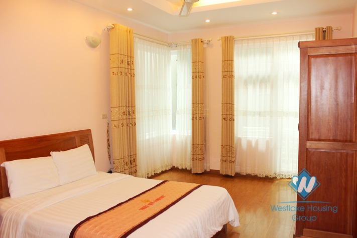 Lake view apartment with 2 bedroom for rent in Yen Phu village